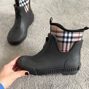 Burberry Black and Tan Winter Rain Boots